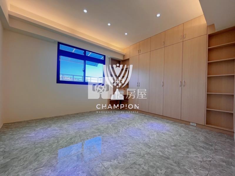 【冠軍】中正電梯海景美三房房屋室內格局與周邊環境