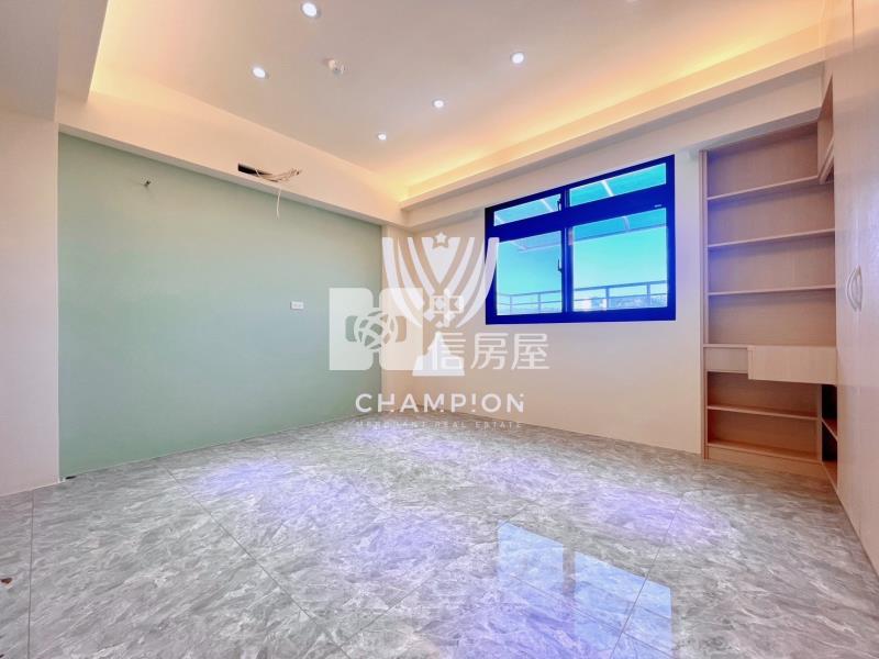 【冠軍】中正電梯海景美三房房屋室內格局與周邊環境