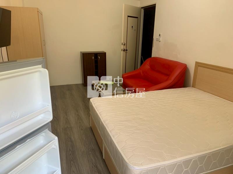 專委龍興路透天11套房房屋室內格局與周邊環境