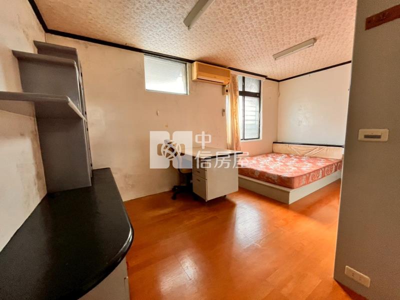 6房別墅前院停車中原大學運動場旁房屋室內格局與周邊環境