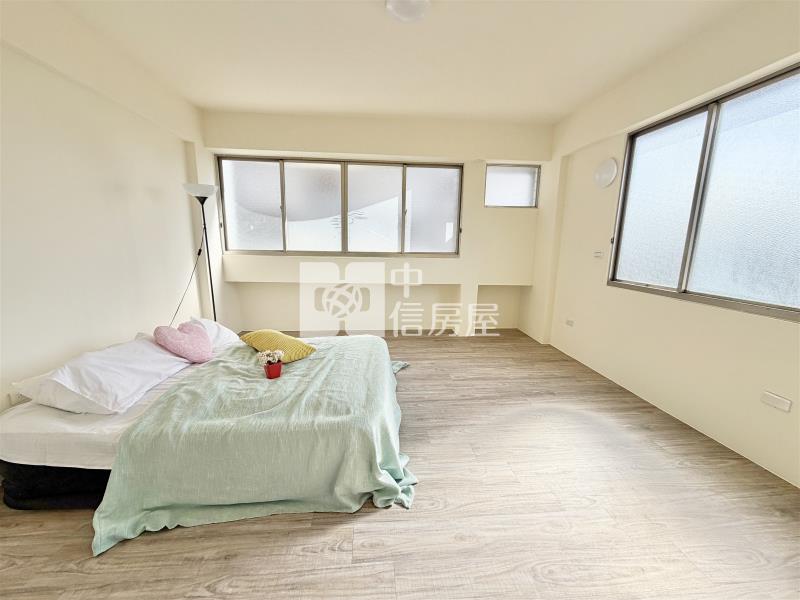 大雅鳳鳴路邊間車庫透天房屋室內格局與周邊環境