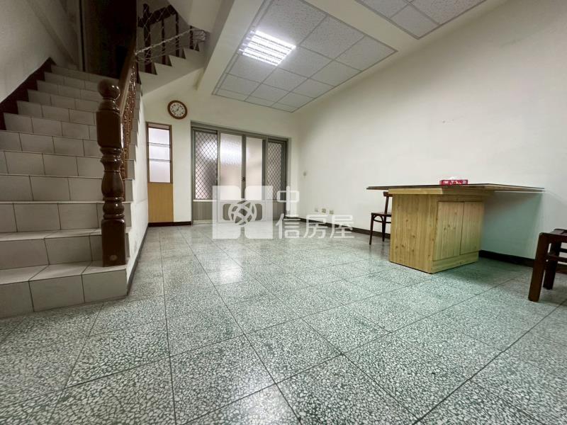 樹仁商圈清優社區雙車別墅房屋室內格局與周邊環境