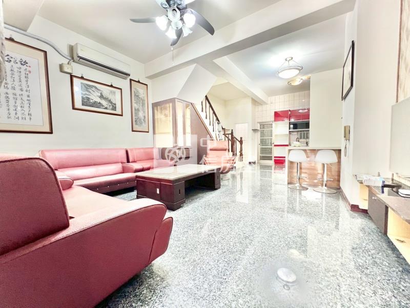 太平小鎮輕屋齡透天房屋室內格局與周邊環境