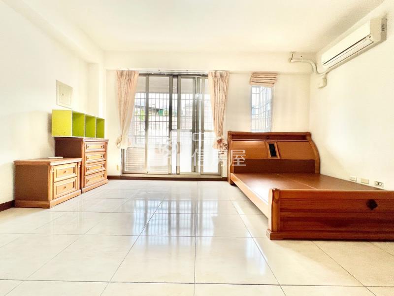 太平小鎮輕屋齡透天房屋室內格局與周邊環境