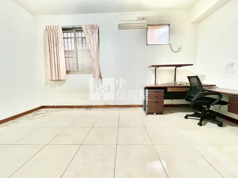 太平小鎮輕屋齡透天房屋室內格局與周邊環境