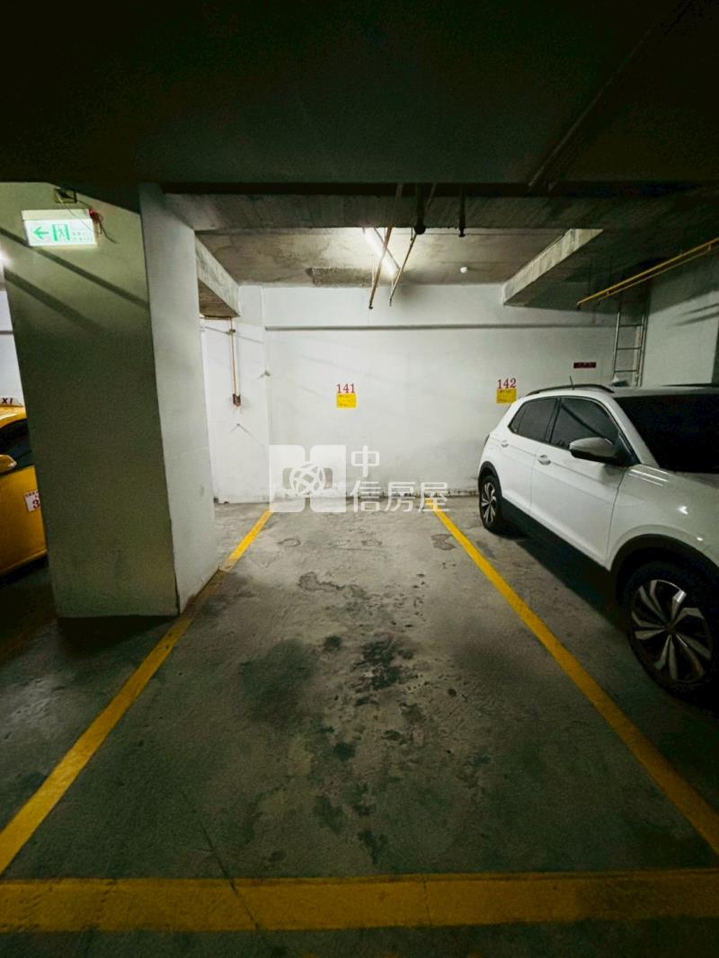 理想貴族小資套房平車房屋室內格局與周邊環境