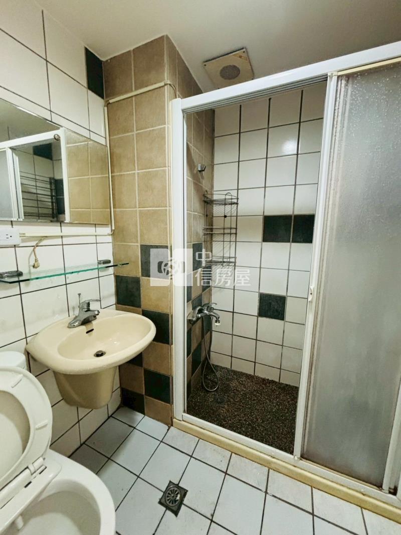 理想貴族小資套房平車房屋室內格局與周邊環境