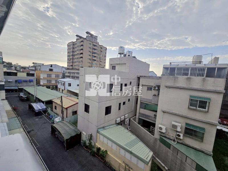 佳里市中心5房整新車墅房屋室內格局與周邊環境