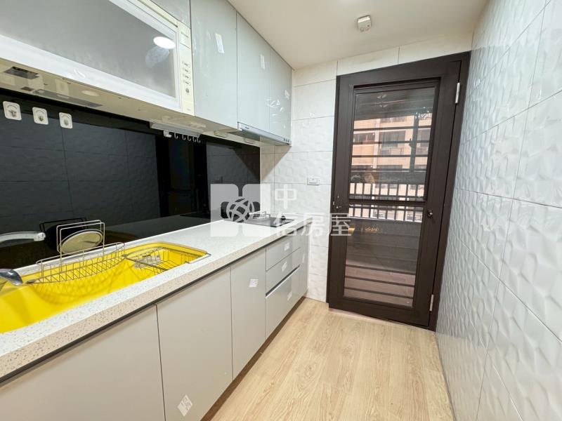 勝美築精裝兩房平車房屋室內格局與周邊環境