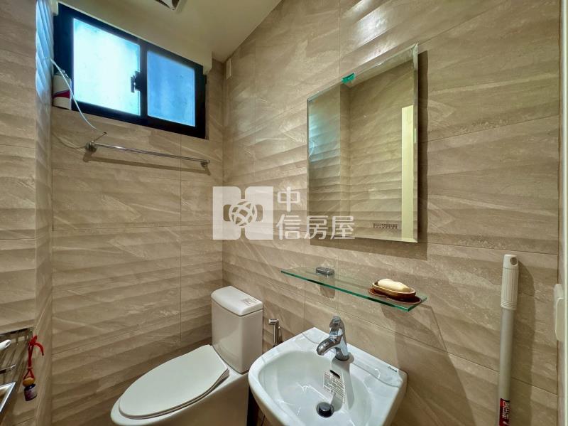 軍功慈濟商圈|輕屋齡五房孝親墅房屋室內格局與周邊環境