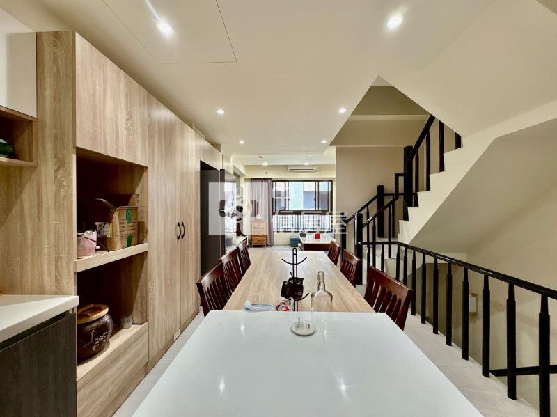 軍功慈濟商圈|輕屋齡五房孝親墅房屋室內格局與周邊環境