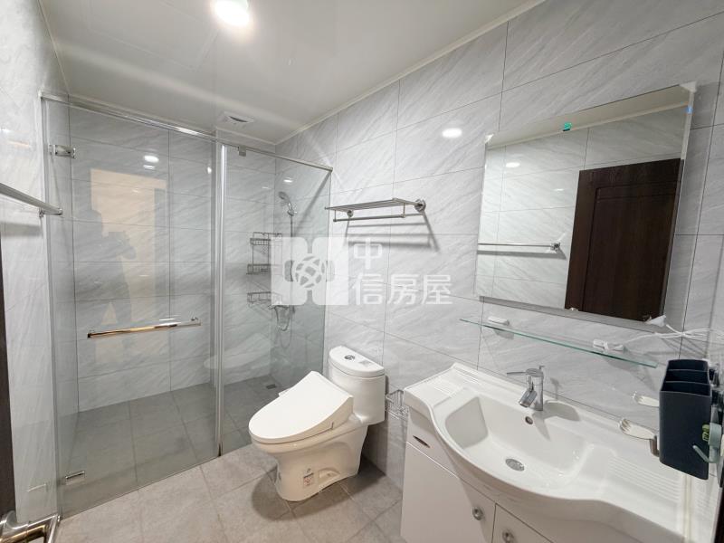 新平國小20米路電梯透店房屋室內格局與周邊環境