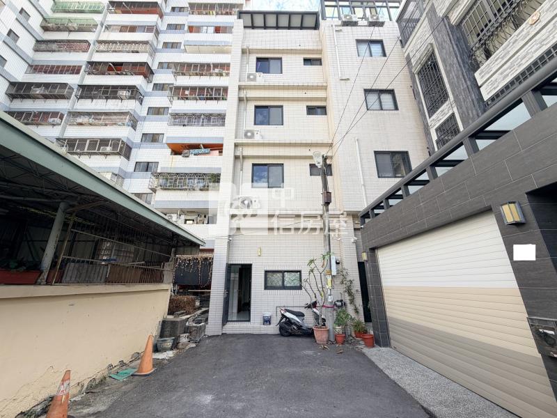 新平國小20米路電梯透店房屋室內格局與周邊環境