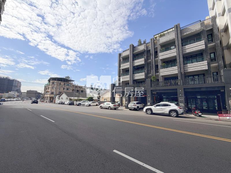 新平國小20米路電梯透店房屋室內格局與周邊環境