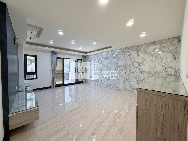 新平國小20米路電梯透店房屋室內格局與周邊環境