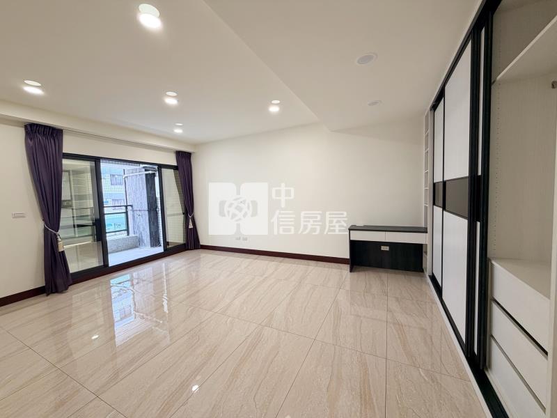 新平國小20米路電梯透店房屋室內格局與周邊環境