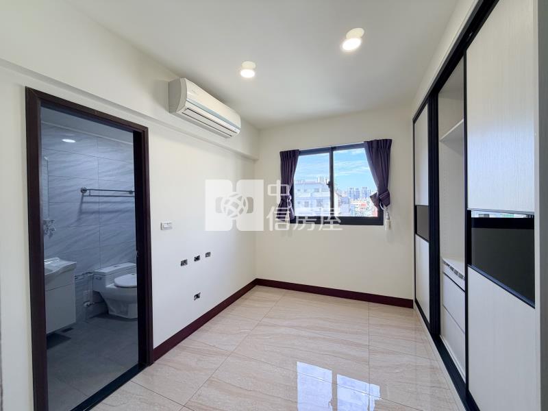 新平國小20米路電梯透店房屋室內格局與周邊環境