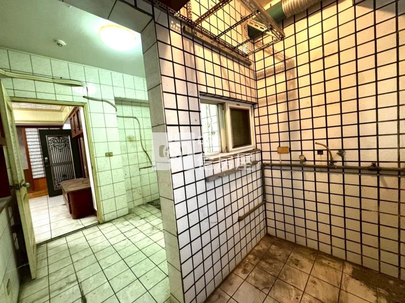 漢唐3+1房車位美廈房屋室內格局與周邊環境