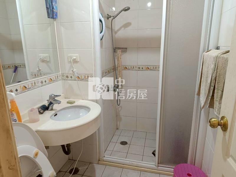 太子鳳凰城B座三房車位房屋室內格局與周邊環境