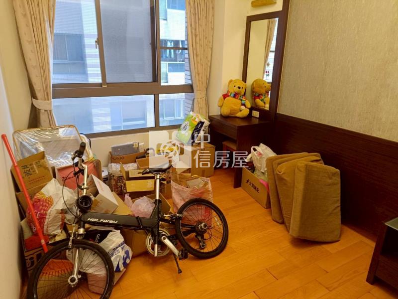 太子鳳凰城B座三房車位房屋室內格局與周邊環境