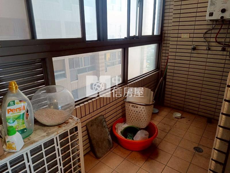 太子鳳凰城B座三房車位房屋室內格局與周邊環境