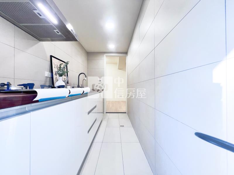 皇后大道明亮4房車位房屋室內格局與周邊環境