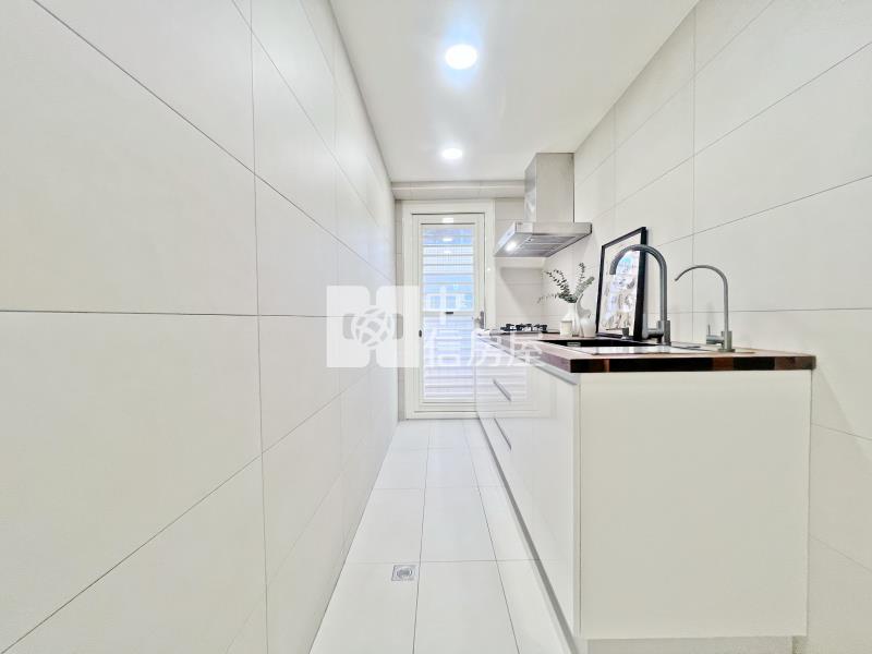 皇后大道明亮4房車位房屋室內格局與周邊環境