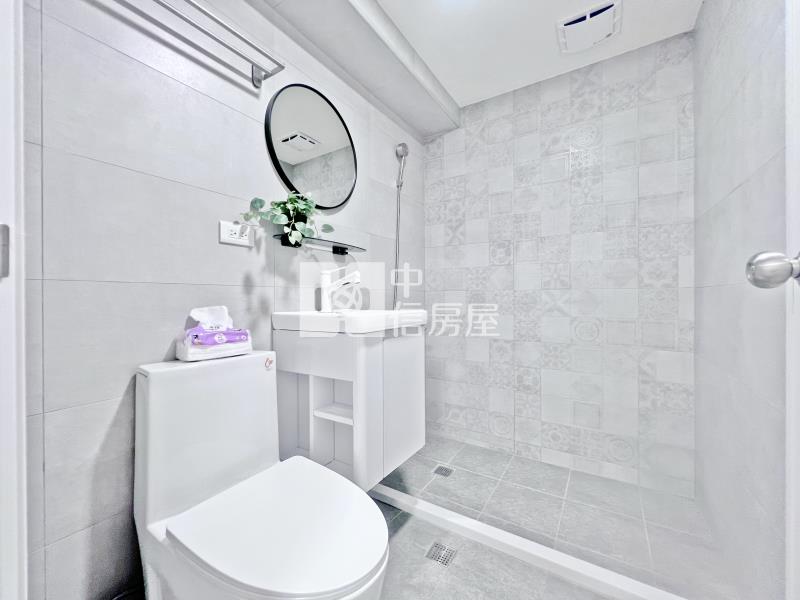 皇后大道明亮4房車位房屋室內格局與周邊環境