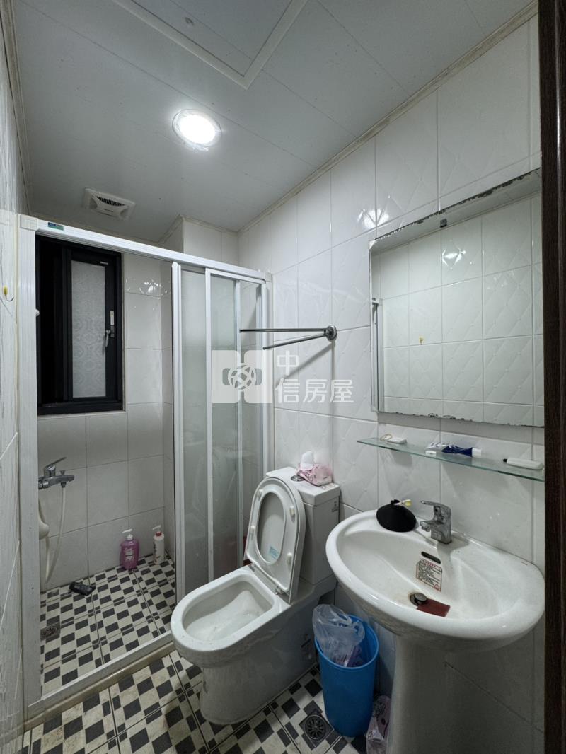 近龍津高中輕屋齡美別墅房屋室內格局與周邊環境