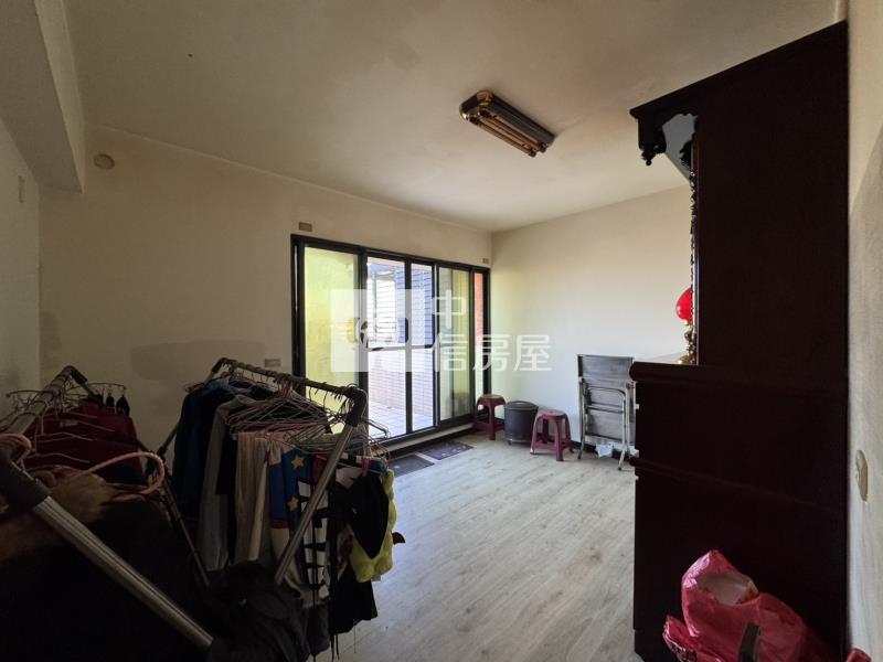 近龍津高中輕屋齡美別墅房屋室內格局與周邊環境