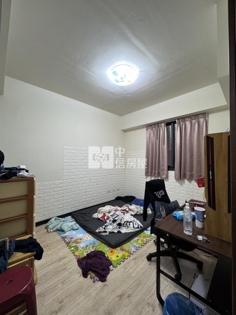 近龍津高中輕屋齡美別墅房屋室內格局與周邊環境