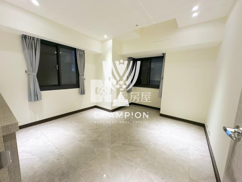 【冠軍】天驕三房車位房屋室內格局與周邊環境