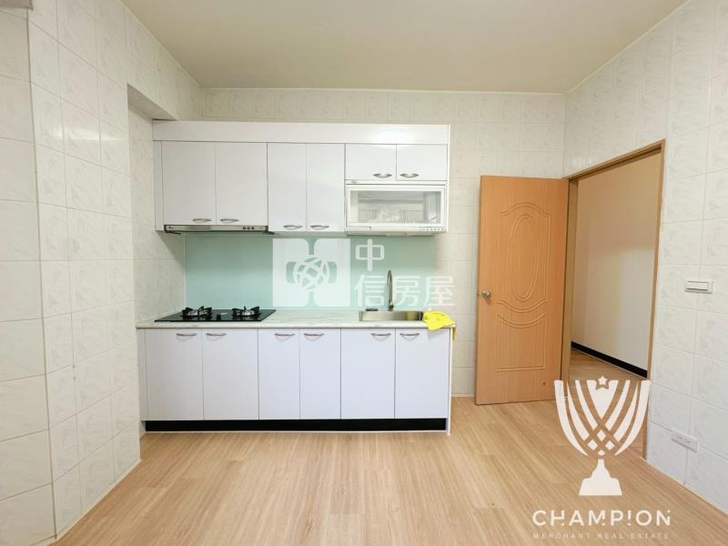 【冠軍】東明路電梯大三房房屋室內格局與周邊環境