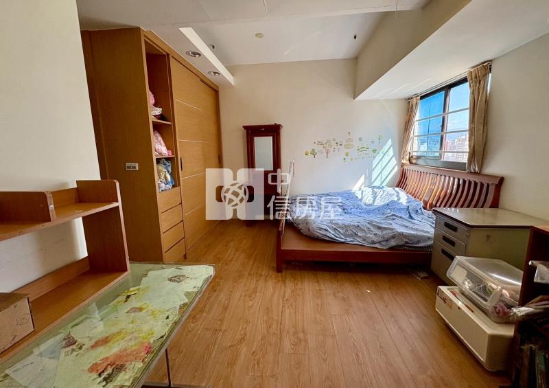 鄉林凱撒高樓層四改三房平面車位美屋房屋室內格局與周邊環境