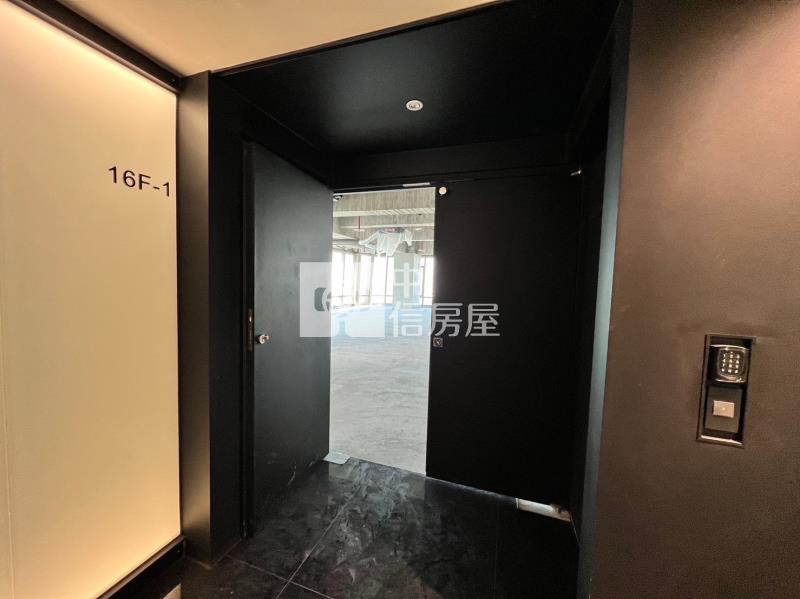 七期地標TOP1經貿中心高樓雙平車商辦房屋室內格局與周邊環境