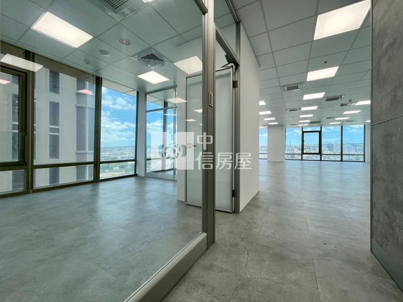七期地標TOP1經貿中心高樓雙平車商辦房屋室內格局與周邊環境
