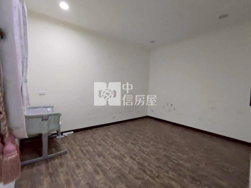 新街溪河岸旁獨棟電梯透天房屋室內格局與周邊環境