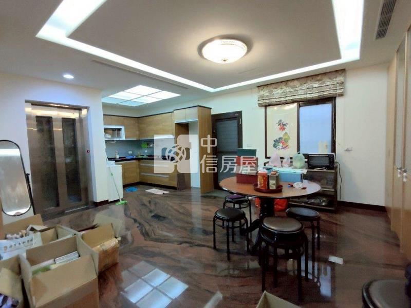 新街溪河岸旁獨棟電梯透天房屋室內格局與周邊環境