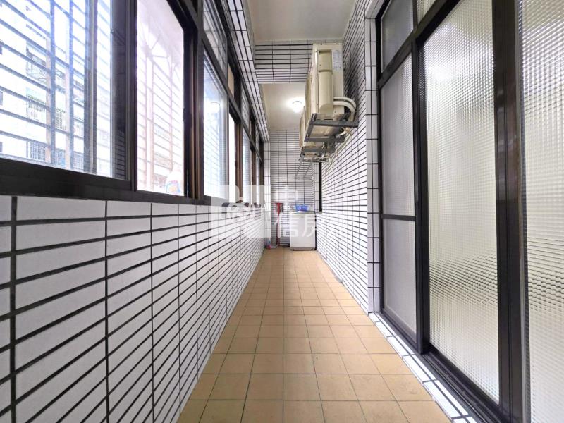 大潤發公寓2樓大3房平面車房屋室內格局與周邊環境