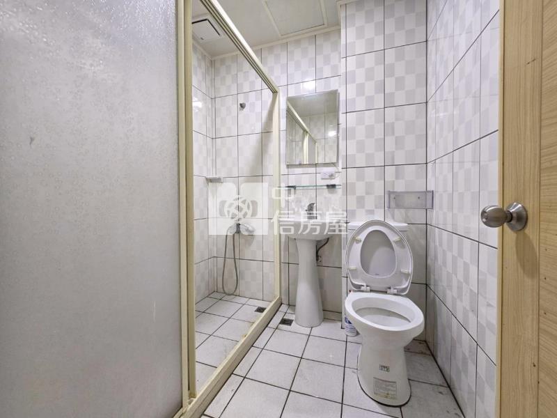 大潤發公寓2樓大3房平面車房屋室內格局與周邊環境