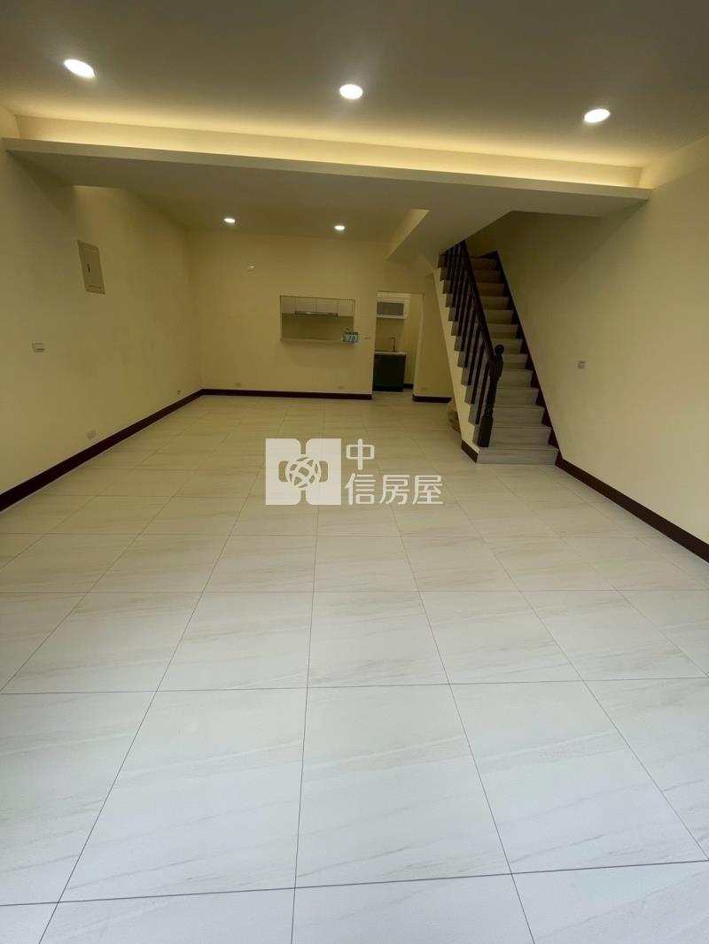 獅子林商圈正路邊全新整理透天房屋室內格局與周邊環境