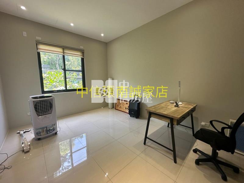 日式獨棟花園別墅房屋室內格局與周邊環境