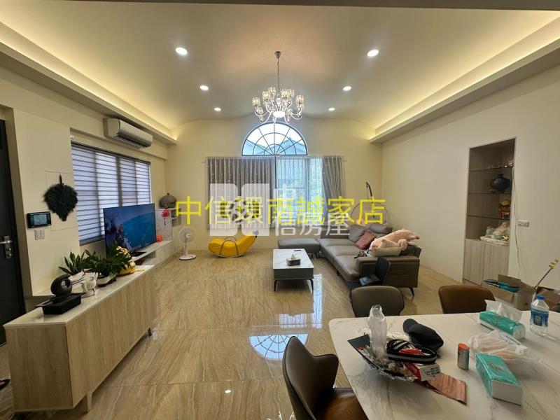 日式獨棟花園別墅房屋室內格局與周邊環境