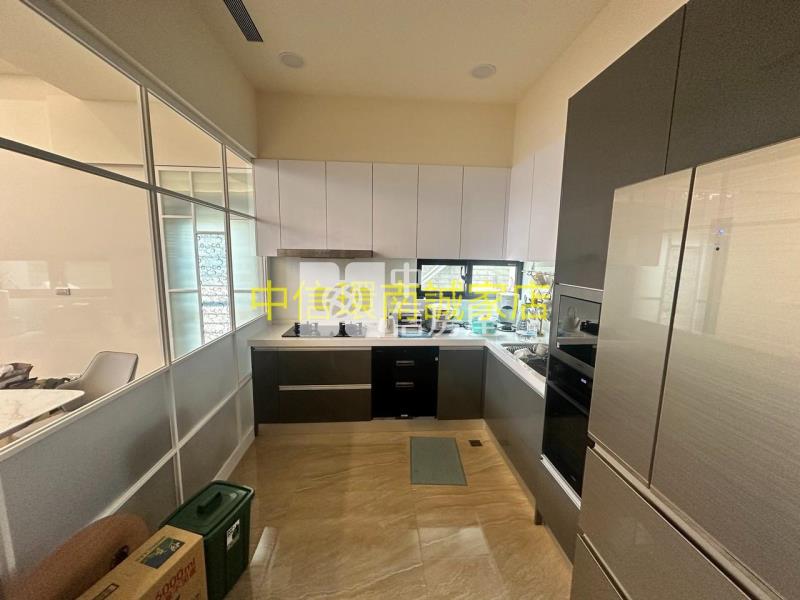 日式獨棟花園別墅房屋室內格局與周邊環境