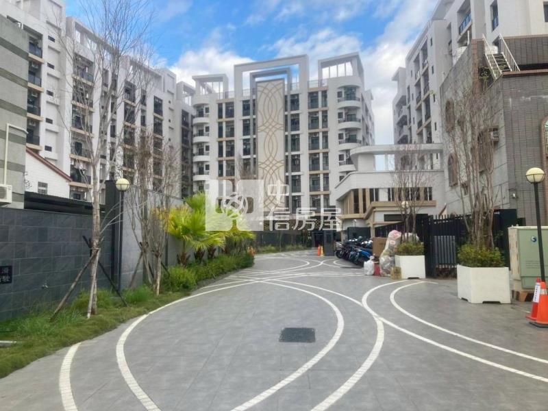 新市南科綠美次頂樓兩房雙衛車位房屋室內格局與周邊環境