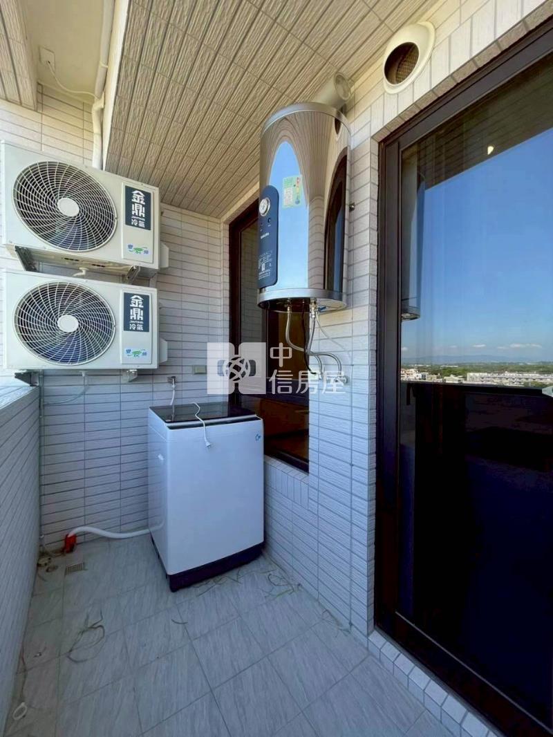 新市南科綠美次頂樓兩房雙衛車位房屋室內格局與周邊環境