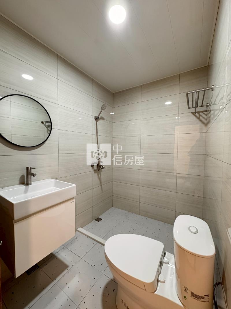 平鎮國中大面寬整新透天房屋室內格局與周邊環境