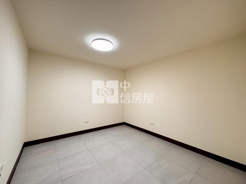 平鎮國中大面寬整新透天房屋室內格局與周邊環境