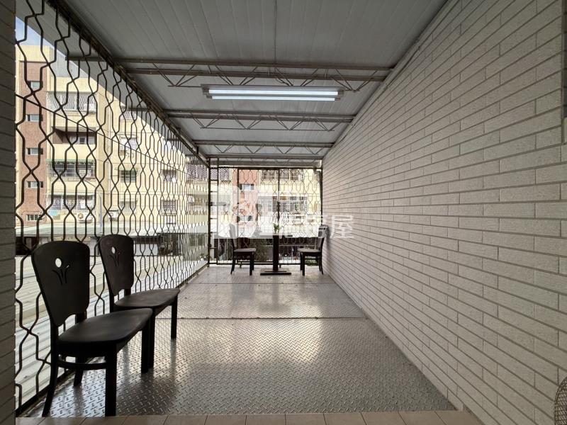 鹽埕圖書館二樓三房靓寓房屋室內格局與周邊環境