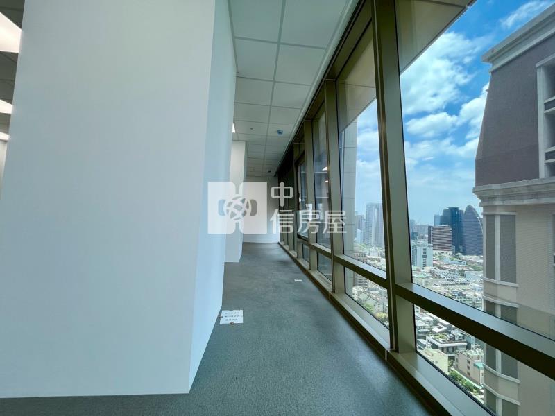 七期地標TOP1經貿中心高樓雙平車商辦房屋室內格局與周邊環境